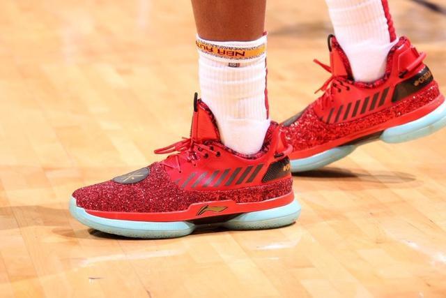 亚运男篮名单：曾凡博进队 周琦和李凯尔缺席