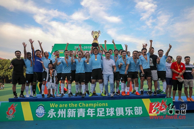 老詹关键三分克内克特27分 湖人险胜鹈鹕5连胜